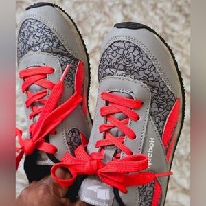 Reebok Ortholite Women's Grey on Red Sneakers 5 🌴